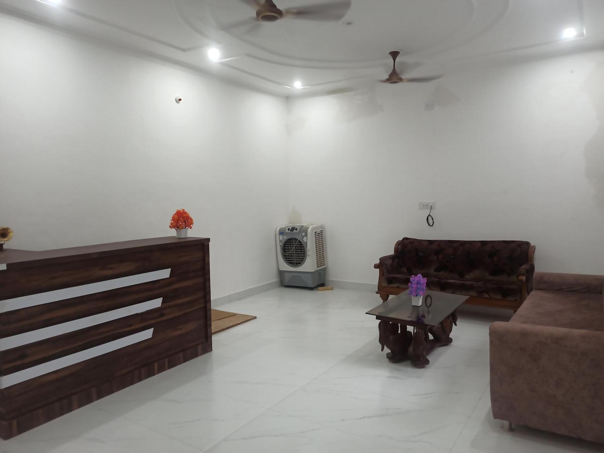 Abhiram Homestay ขชุราโห ภายนอก รูปภาพ