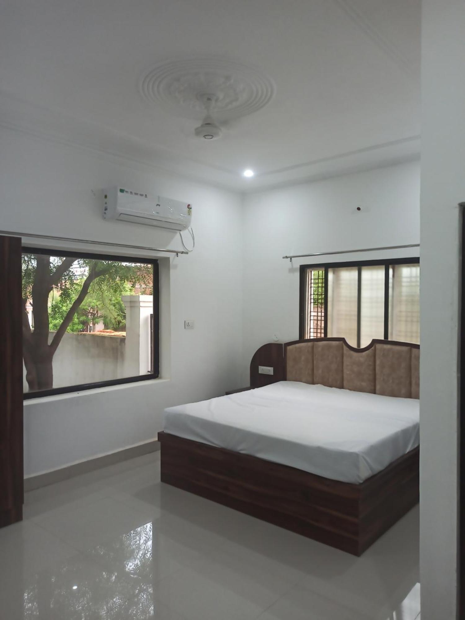 Abhiram Homestay ขชุราโห ภายนอก รูปภาพ