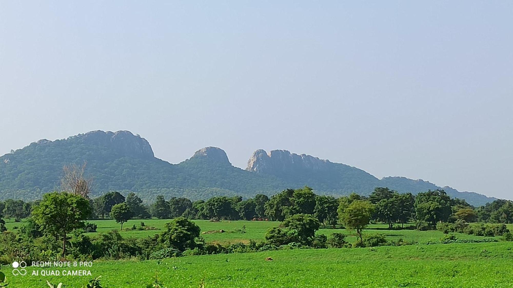 Abhiram Homestay ขชุราโห ภายนอก รูปภาพ