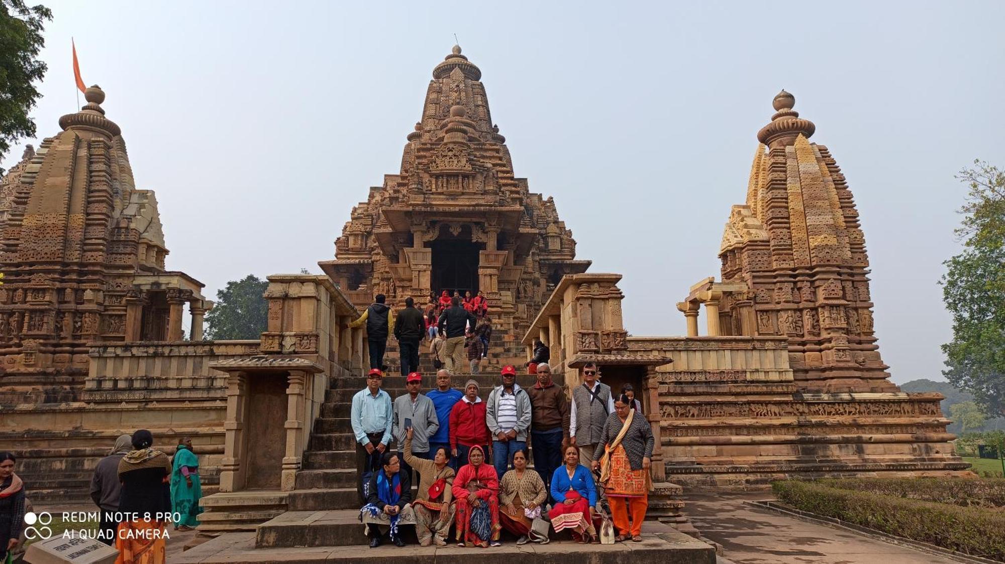 Abhiram Homestay ขชุราโห ภายนอก รูปภาพ
