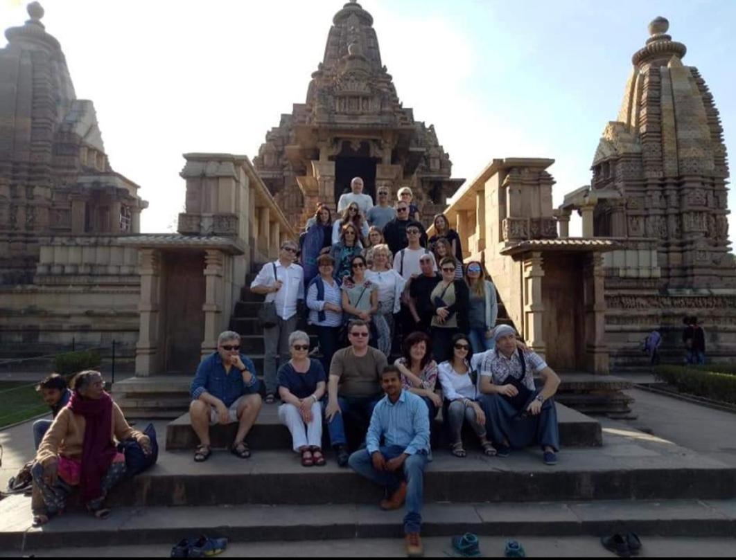 Abhiram Homestay ขชุราโห ภายนอก รูปภาพ