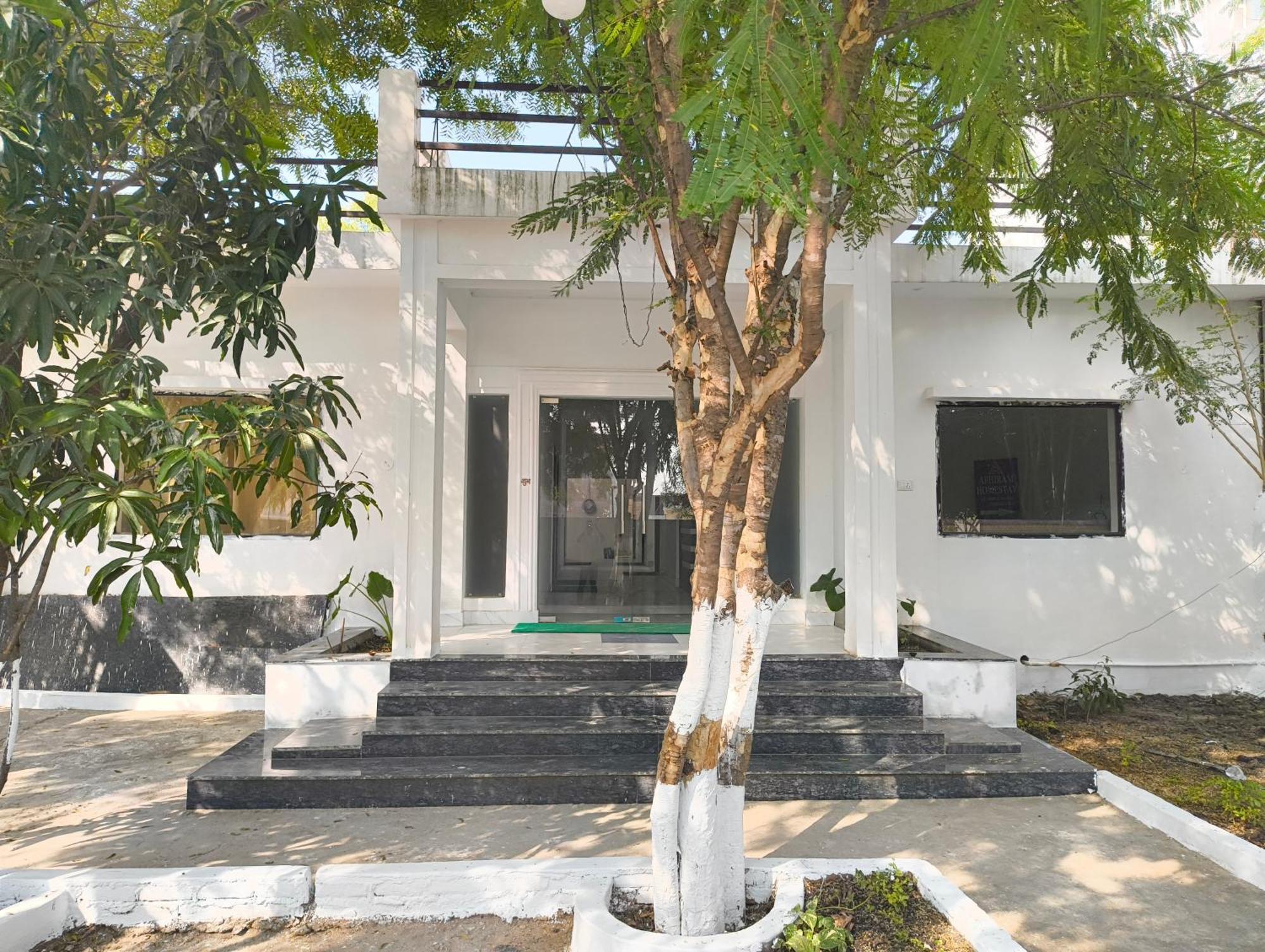 Abhiram Homestay ขชุราโห ภายนอก รูปภาพ